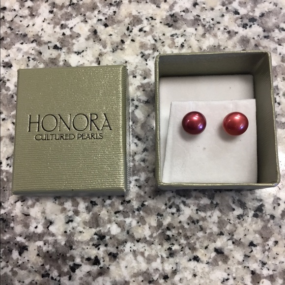 Jewelry - Real Pearls! Purple Cultured Pearl Earrings!